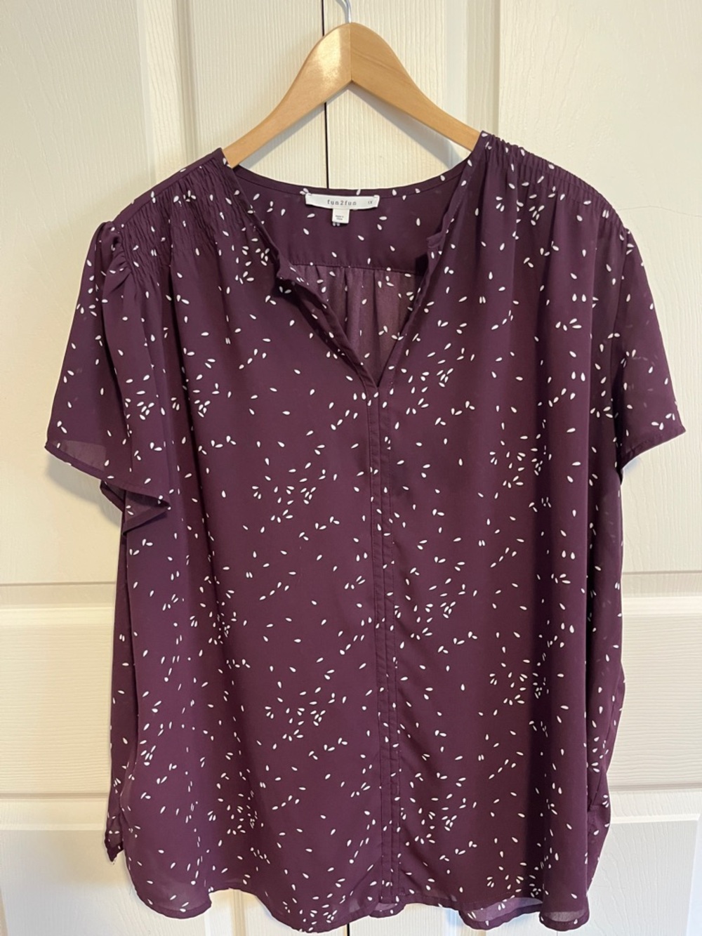 fun 2 fun Plum Short-Sleeve Printed V-Neck Blouse, size 1x